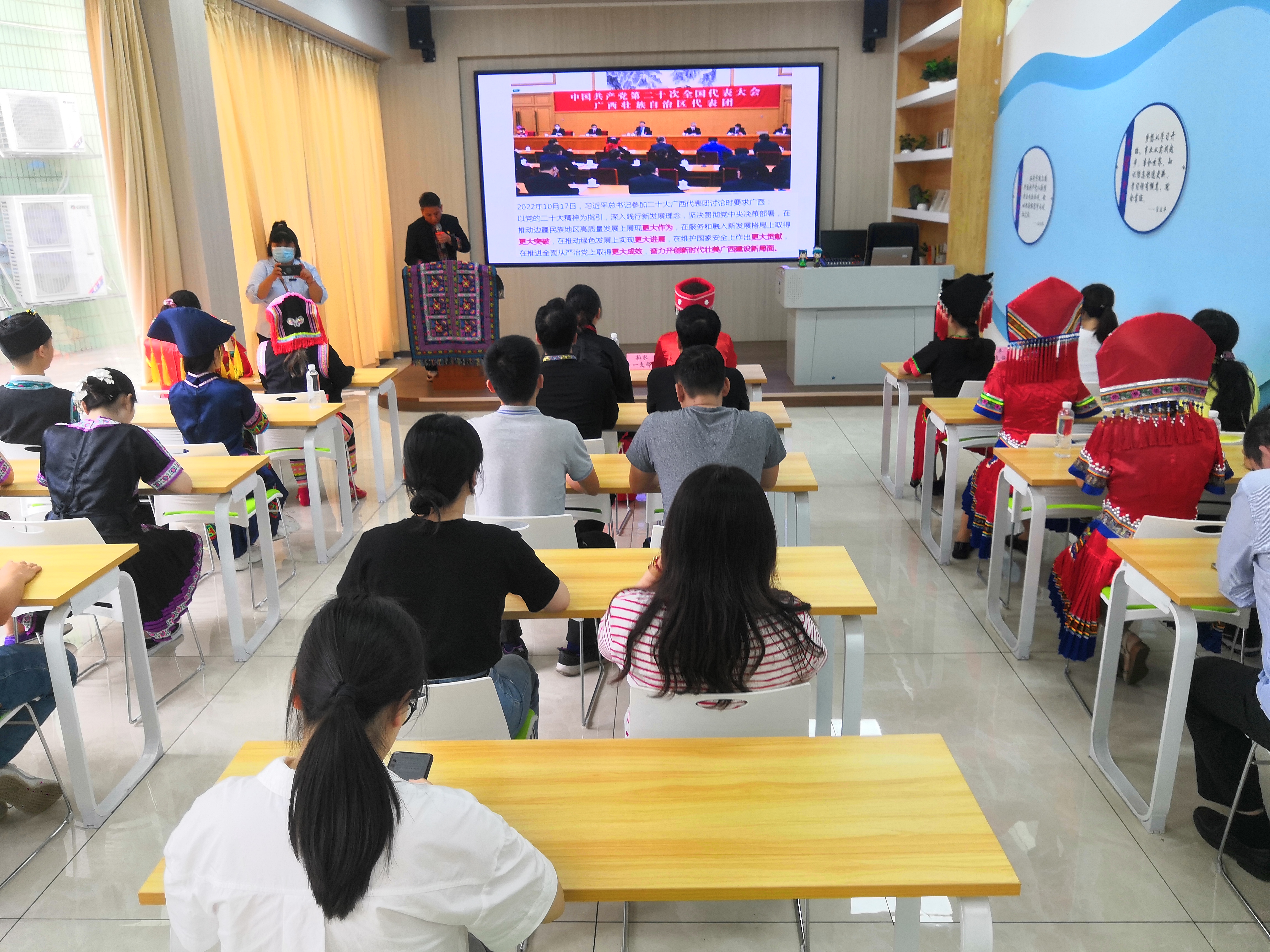 滾鐵環(huán)、拋繡球、同唱民族團結歌……市排水公司第一黨支部同慶“三月三”主題黨日活動(dòng)精彩紛呈